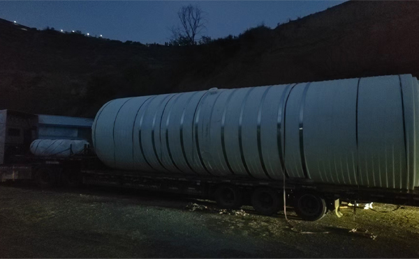 七里河圆桶运输途中