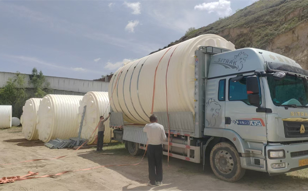 七里河立式运输桶装车中
